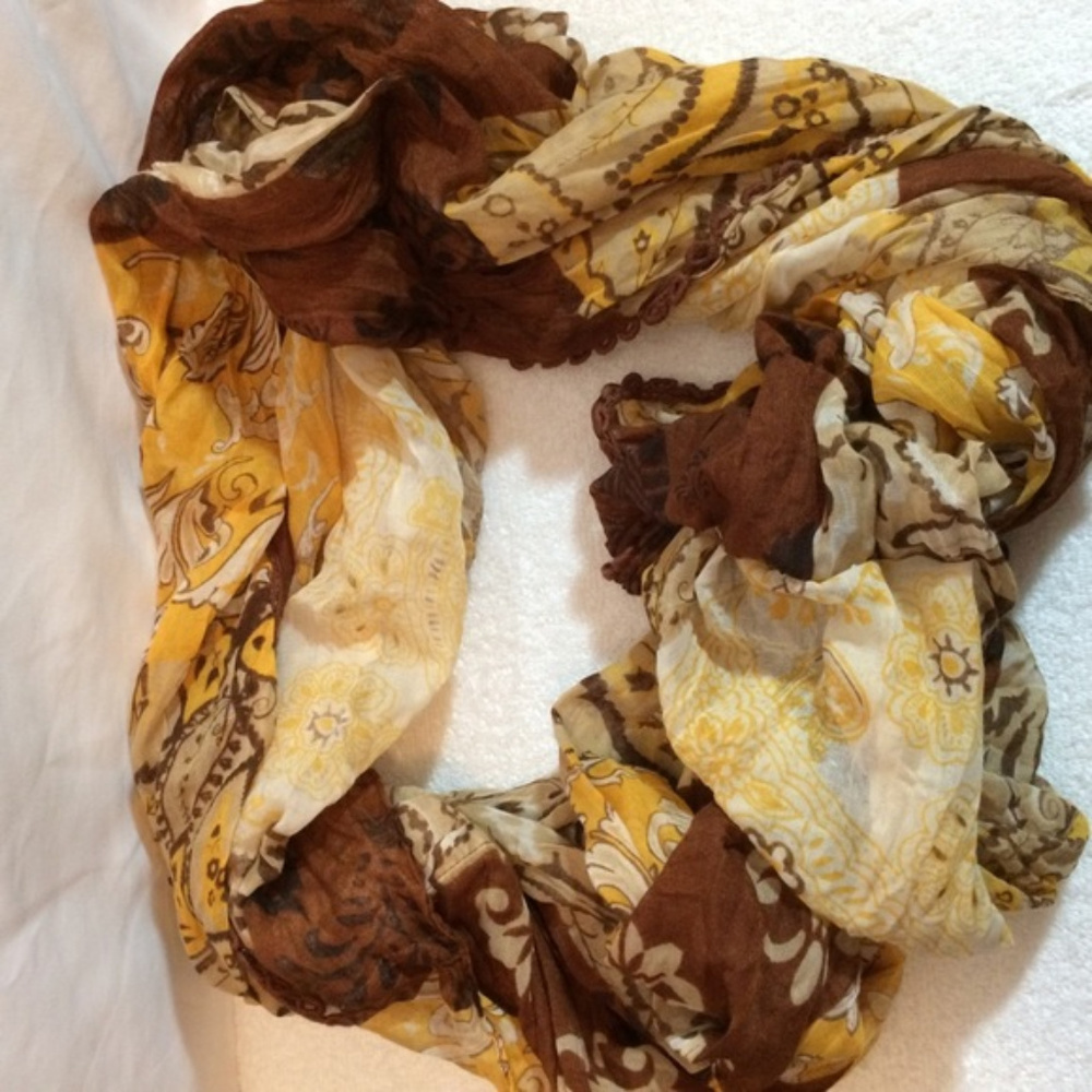 NWOT Gorgeous Fall-Colored Infinity Scarf